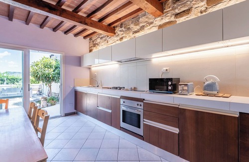 San Giuliano Terme Villa | Villa 'Villetta Tiziana' with Private Terrace, Wi-Fi and Air Conditioning