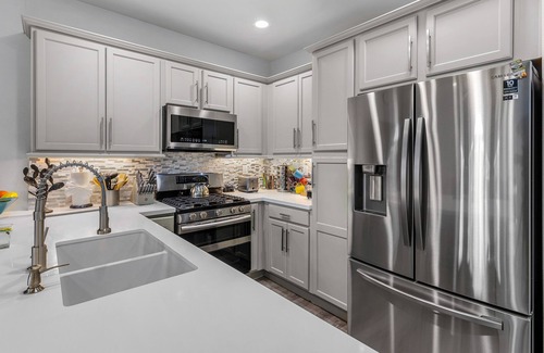 Baristo Condo | Villa Villorrio - Vibrant 2-Story Condo Near Downtown Palm Springs