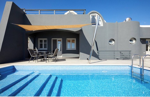 Imerovigli Villa | Villa Vinsanto with private heated pool, Theano Apartments Santorini