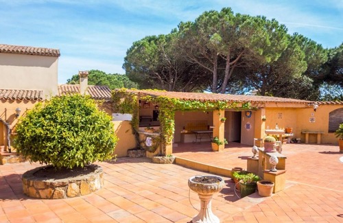 Castell-Platja d'Aro Villa | Villa Violeta spacious townhouse with private swimming pool.