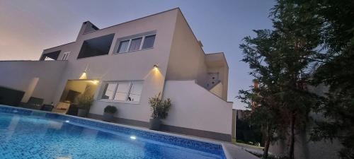 Rudine Villa | Villa VIVA