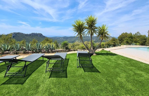 Le Beausset Other | Villa Vue Mer Panoramique et Piscine à Débordement Avec bar Intégré