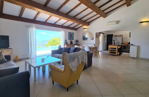 Le Beausset Other | Villa Vue Mer Panoramique et Piscine à Débordement Avec bar Intégré