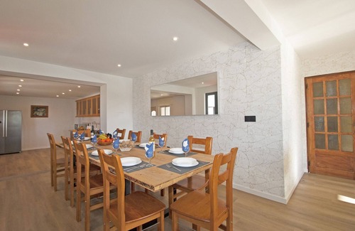 Branqueira Villa | Villa w/heatable pool, BBQ & private annexes