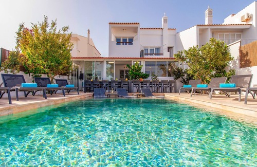 Montechoro Villa | Villa w/heatable pool & 2 jacuzzis, Albufeira