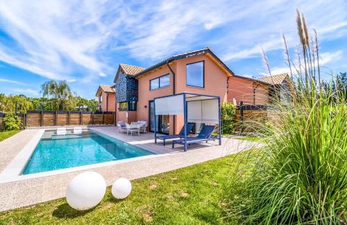 Lygia Villa | Villa Water