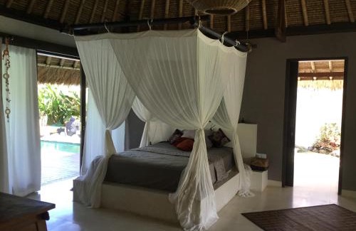 Batuan Villa | Villa WHITE KAROUNA