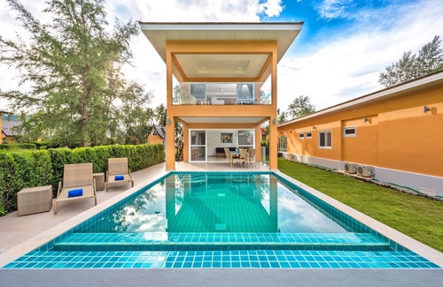 Klong Son Villa | VILLA WHITE SHORE 8 Pax Beachfront Private Pool A/C WiFi near to restaurant