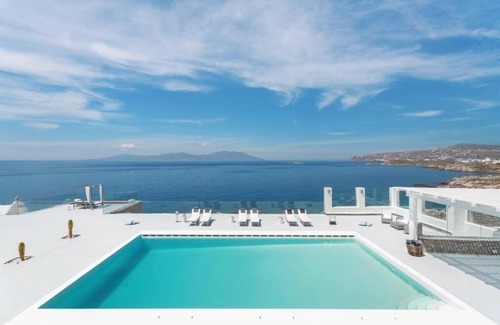 Agios Ioannis House | Villa White Spectacular View of the Aegean Sea and the Mystic Island of Delos