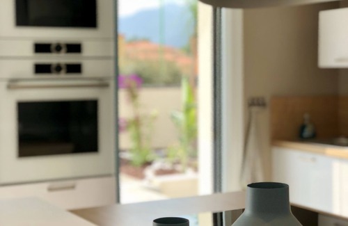 Palau-del-Vidre Villa | Villa White with private pool
