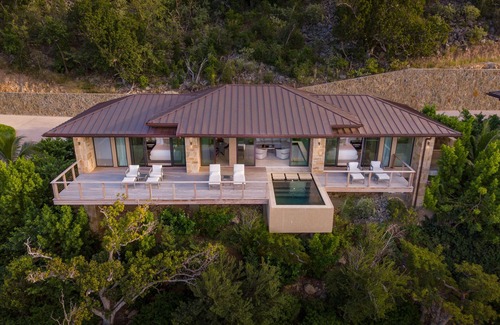 North Sound Villa | Villa Winedown