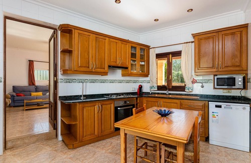 Lloret de Vistalegre Villa | Villa with pool, barbecue and terrace, perfect for families, YourHouse Es Pleto