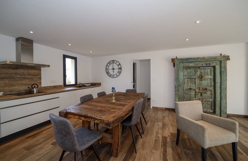 Pianotolli-Caldarello Villa | Villa with private pool, ideal for families