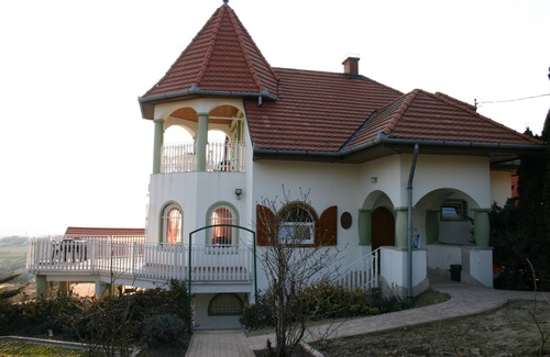 Cserszegtomaj Villa | Villa with breathtaking views in Heviz, indoor pool 9,30x3,50x1,40 m