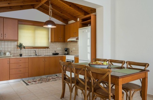 Georgioupolis Villa | Villa with breathtaking View to the Lake