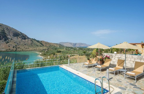 Georgioupolis Villa | Villa with breathtaking View to the Lake