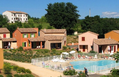 Saint-Trinit Villa | Villa with dishwasher, close to Village