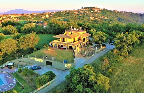 Montefiascone Villa | Villa with enchanting view of the lake, private swimming pool and whirlpool