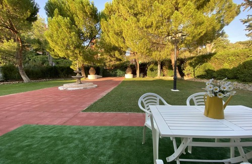 Ossa de Montiel Ski Chalet | Villa with Garden and Fireplace overlooking the Colgada de Ruidera Lagoon