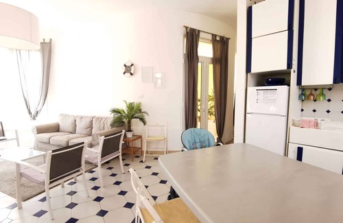 Arenella Villa | Villa with garden and WIFI