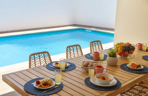 Areias de Sao Joao Villa | Villa with heatable pool and BBQ in Albufeira