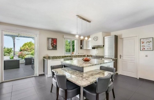 Combaillaux Villa | Villa with heated pool in a privileged setting