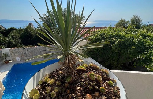 Podgora Villa | Villa with heated pool, sea view - a few minutes from the beach