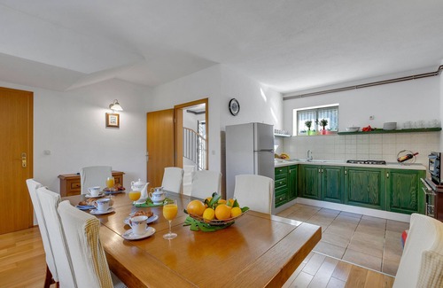 Tucepi House | Villa with infinity pool, teracce and sea view, bbq, internet, two bedrooms