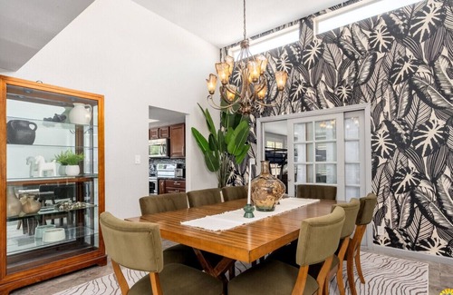 Central Scottsdale House | Villa with It ALL! SportsCourt+Putting Green+Heated Pool+Spa+Chef+Tiki Hut