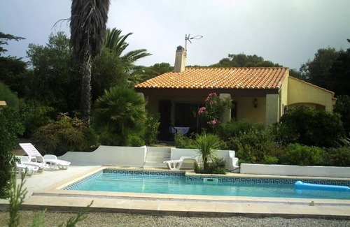 Marine de Davia Villa | Villa with land, close to the sea, beach, tennis court.