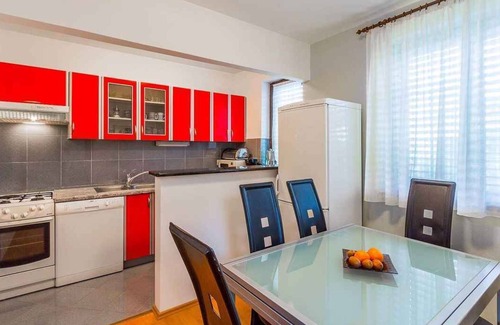 Valdebek Villa | Villa with pool and terrace with barbecue