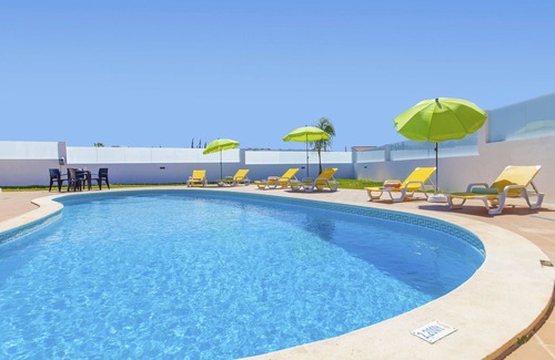 Castelo Villa | Villa with pool & BBQ 5 min from Galé Beach