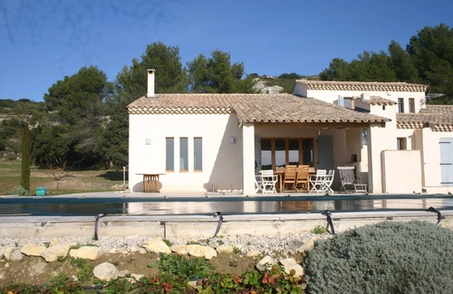 Pelissanne Villa | Villa with pool in Pélissanne, 25 km AIX en PROVENCE, 45 km ARLES