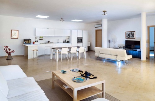 Scicli Villa | Villa with pool, wellness area and private tennis court