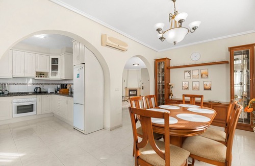 Quesada Villa | Villa with Private Pool, Garden, Air Conditioning & Wi-Fi