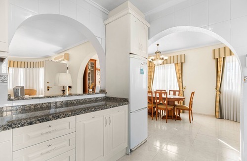 Quesada Villa | Villa with Private Pool, Garden, Air Conditioning & Wi-Fi