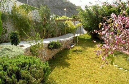 Almunecar Villa | Villa with private tropical garden of 600 m². Swimming pool and tennis
