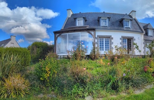 Plomodiern House | Villa with sea view and beach on foot