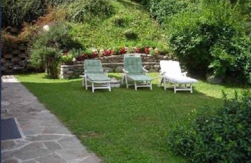 Griante House | Villa with sea views and garden in the middle of the San Martino Natural Park
