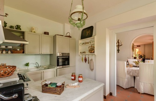 Forte dei Marmi Villa | Villa with six bedrooms and five bathrooms situated in Forte dei Marmi, Italy.