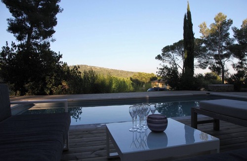 Eyguieres Villa | Villa with swimming pool for 10 people in the ALPILLES in a pine forest of 5000 m2