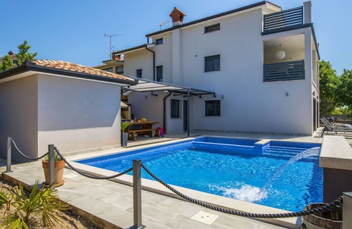 Viskovici Villa | Villa with swimming pool, outdoor kitchen, sauna, jacuzzi, play area and sea view