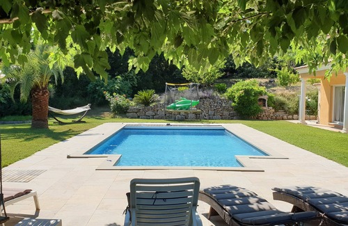 Les Baraques Villa | Villa with swimming pool not overlooked in private secure domain in Mougins