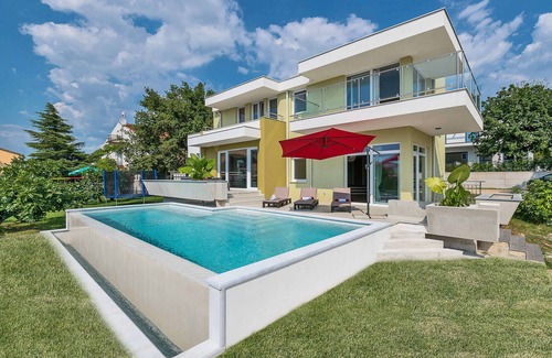 Peroj House | Villa with swimming pool, spectacular sea view, 500 m from the sea, TOP LOCATION, WiFi, grill