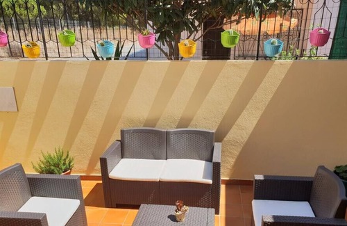 Faro House | Villa with terrace in Faro, by iZiBookings