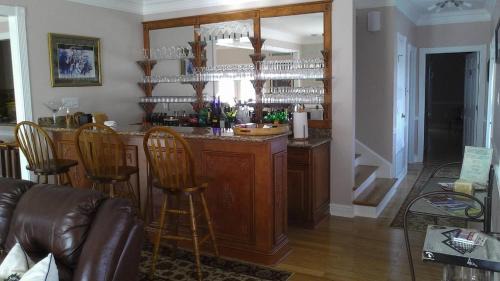New Orleans East Area Villa | Villa with Waterfront Deck 23 Mi to Bourbon Street!