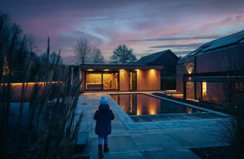 Ortheuville House | Villa Wood - Gîte de prestige en Ardennes - 10 personnes - Sauna, jacuzzi, piscine et billard