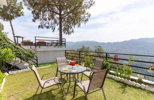 Sabathu Villa | Villa Woodside Meadows by VEO - 3 BR with Jacuzzi in Kasauli with Hill view