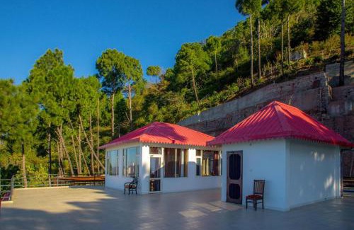 Sabathu Villa | Villa Woodside Meadows by VEO - 3 BR with Jacuzzi in Kasauli with Hill view