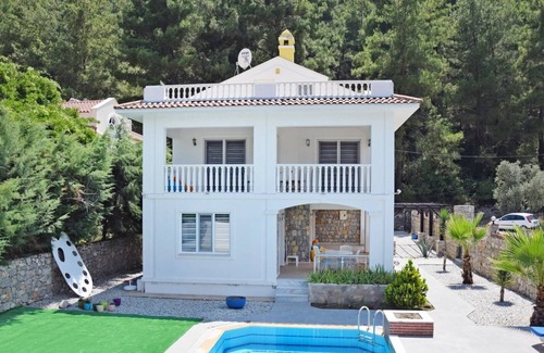 Yesiluzumlu Villa | Villa Xclusive (7 bedroom luxury villa, Sleeps up to 14 guests)